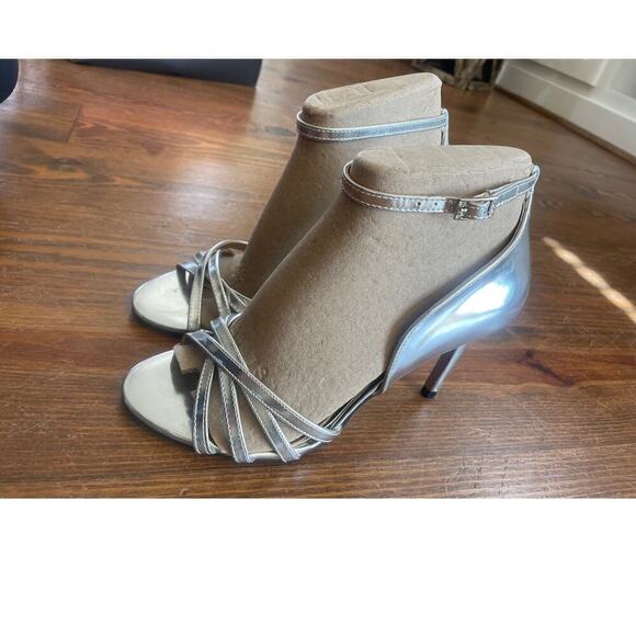 Vince Camuto Antinalie Silver Leather High Heels, sz 7 - Picture 4 of 13